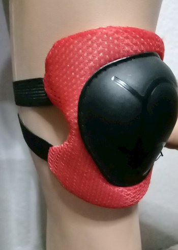 Yılan Desenli Kırmızı Motosiklet Diz Koruyucu - Görsel 5