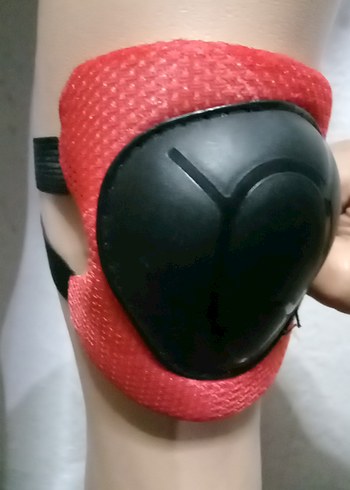 Yılan Desenli Kırmızı Motosiklet Diz Koruyucu - Görsel 4