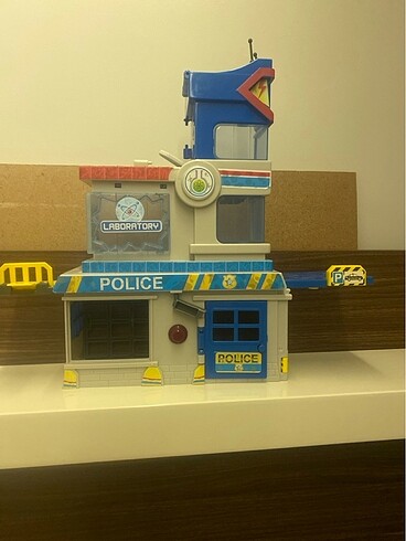 Polis laboratuvarı oyuncak