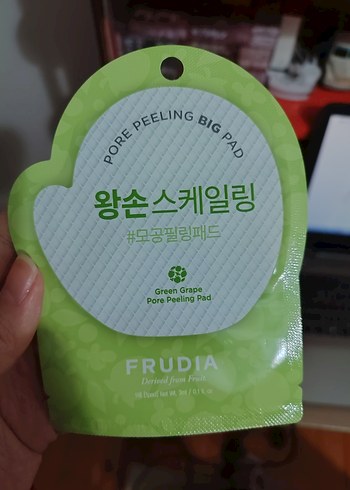 FRUDIA Yeşil Üzüm Gözenek Peeling Pedi