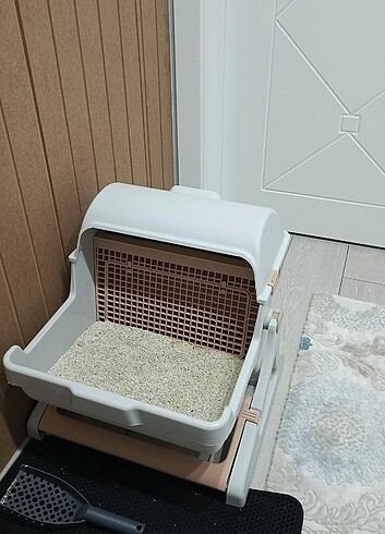 Yarı otomatik kedi tuvaleti