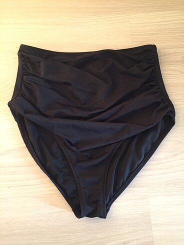 Bayan bikini altı