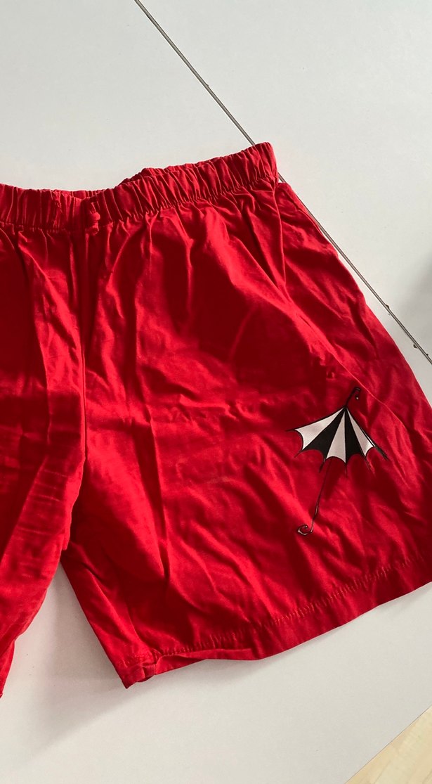 Kırmızı Şort - Görsel 2