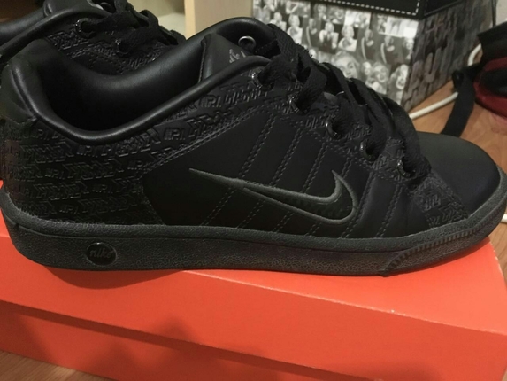 37.5 numara nike siyah ayakkabi