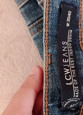 30 Beden mavi Renk LC WAKİKİ DAR PAÇA KADIN JEAN