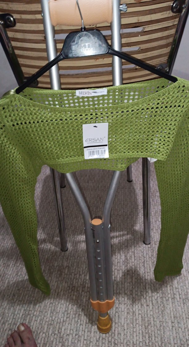 Yeşil Örgü Bebek Önlüğü - Görsel 3