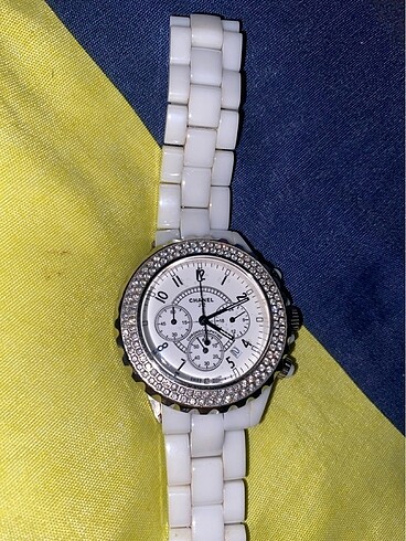 Chanel saat j12