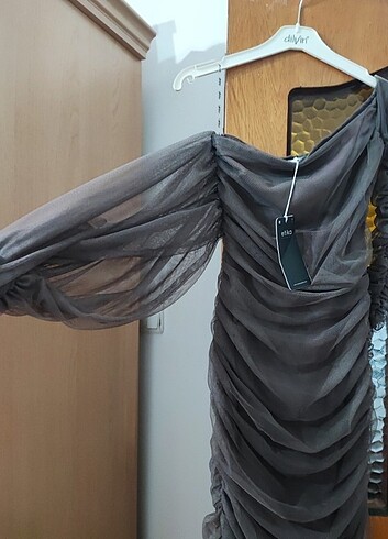 Tül drapeli elbise - Görsel 5