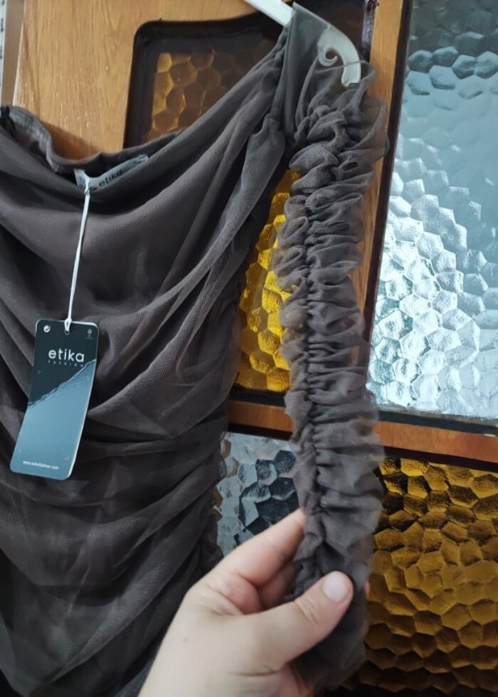 Tül drapeli elbise - Görsel 2