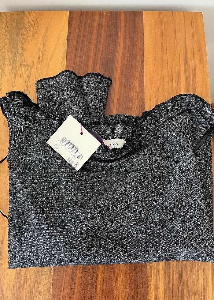 Kayık yaka simli bluz - Görsel 2