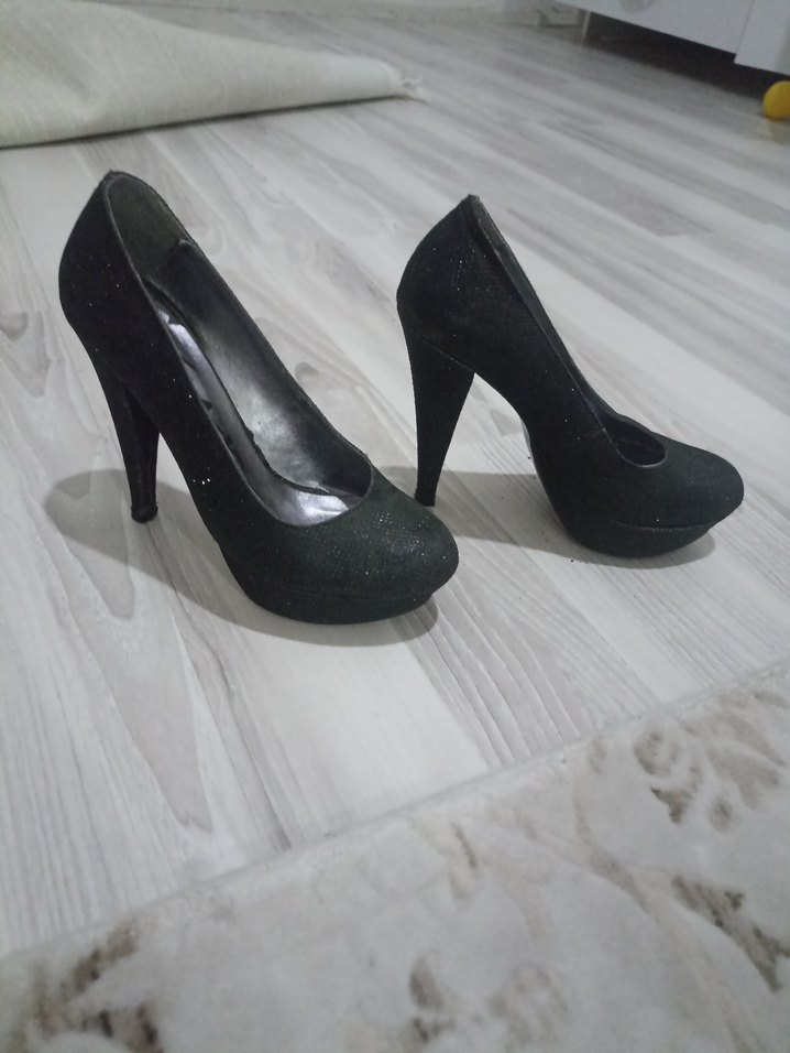 Siyah Yılan Desenli Topuklu Kadın Ayakkabı - Görsel 3