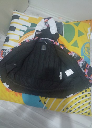 Beyaz Renkli Desenli Kısa Kayak Pantolonu - Görsel 3