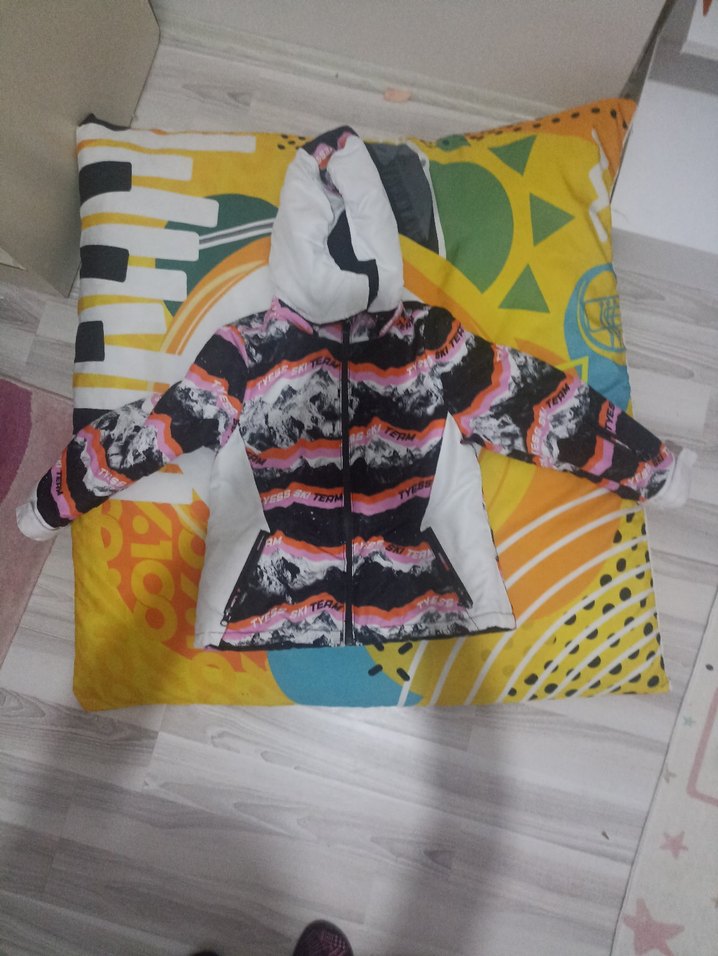 Beyaz Renkli Desenli Kısa Kayak Pantolonu - Görsel 2