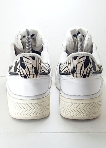 37 Beden beyaz Renk Adidas Spor Ayakkabı