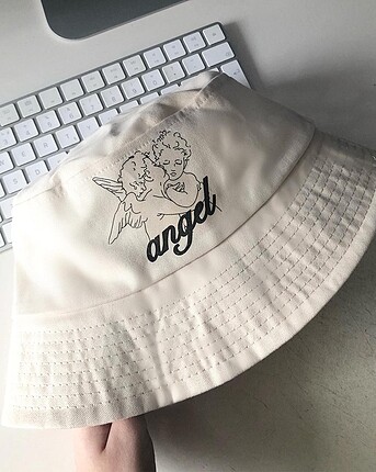 Angel hat