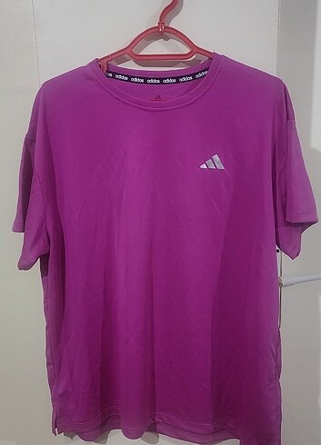 Adidas tshirt