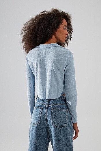 Trendyol & Milla Düğmeli Polo yaka bürümcük gömlek crop bluz