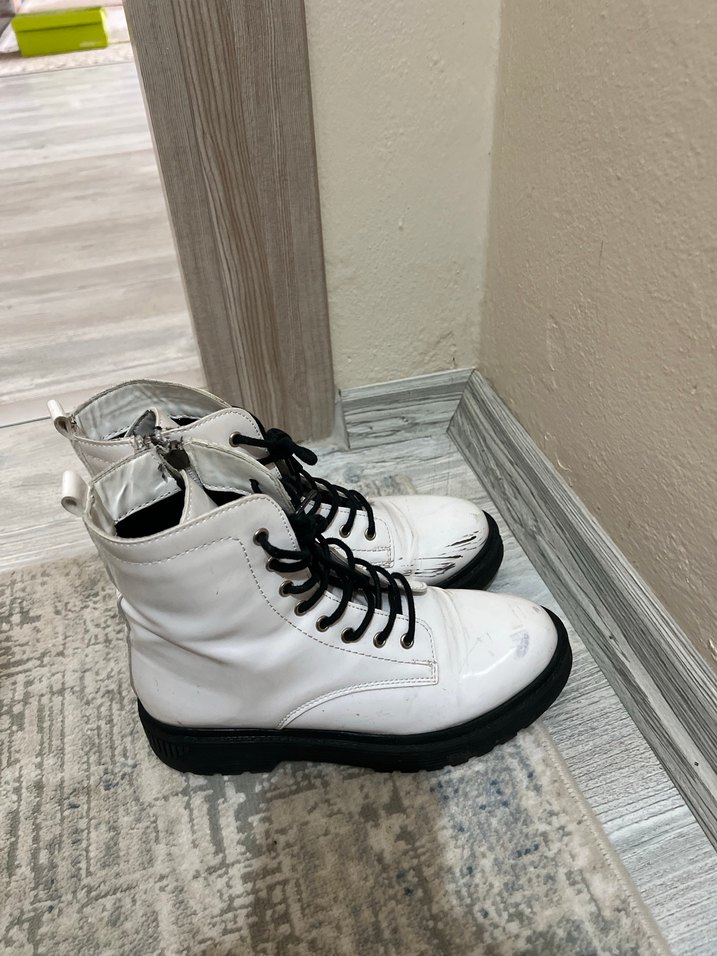 Beyaz Kadın Sokak Stili Botlar - Görsel 2
