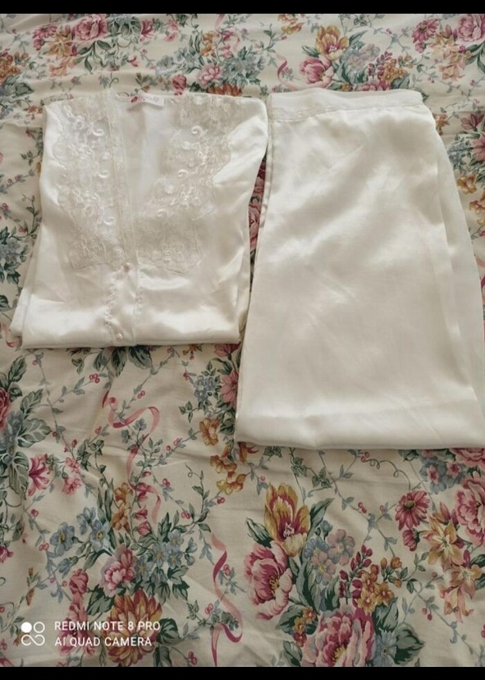 Saten pijama takımı - Görsel 4