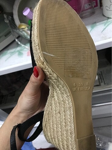 39 Beden Dolgu topuklu yazlık ayakkabı