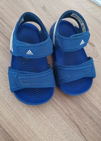 20 Beden Adidas sandalet