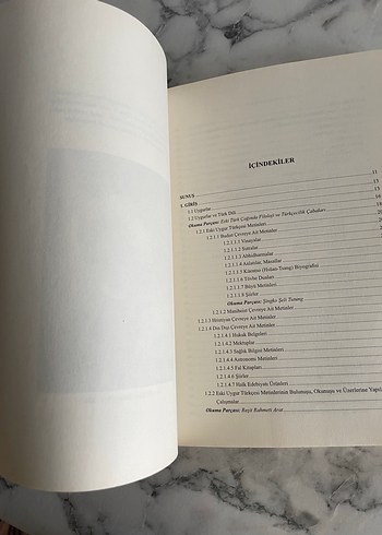  Eski Uygur Türkçesi Dersleri Kitabı