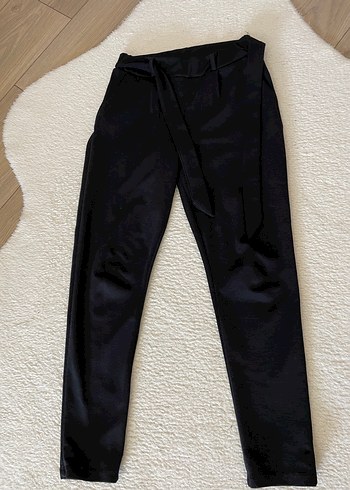 Siyah Kemerli Kadın Kumaş Pantolon - Görsel 2