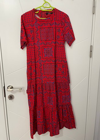 Bohem Renkli Uzun Kırmızı Elbise - Görsel 2