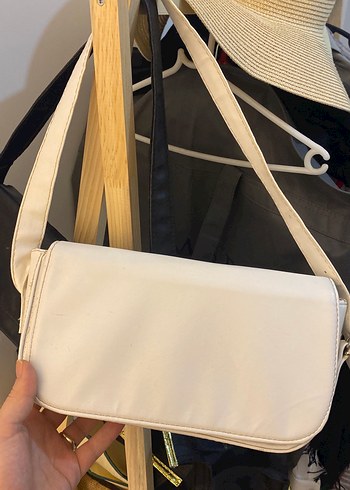 Günlük Kullanım Beyaz Tokalı Kadın Çanta - Görsel 2