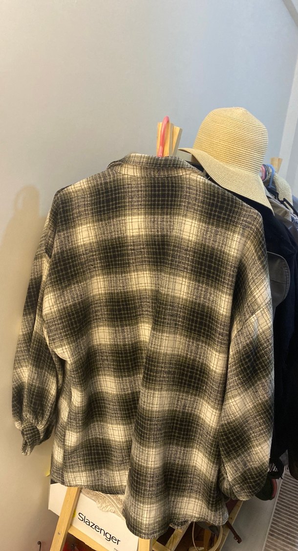 Gri Düğmeli Kadın Yün Gömlek - Görsel 2