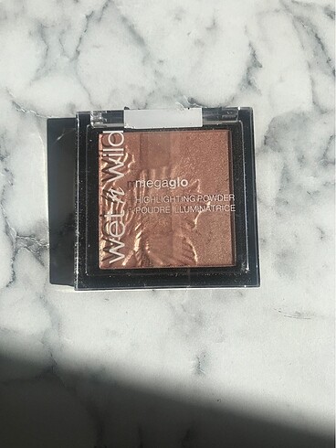 Wet n wild highlighter aydınlatıcı