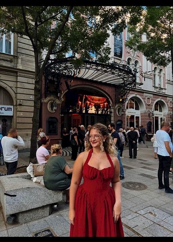 Kırmızı elbise - Görsel 5