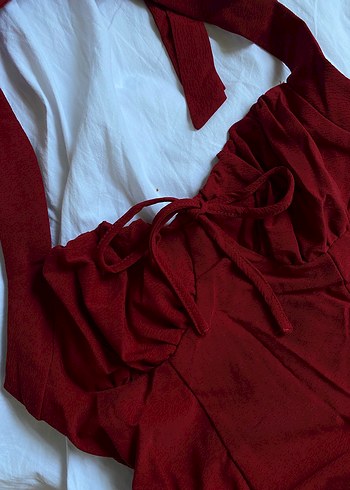 Kırmızı elbise - Görsel 2