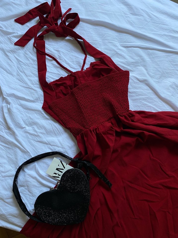 Kırmızı elbise - Görsel 4