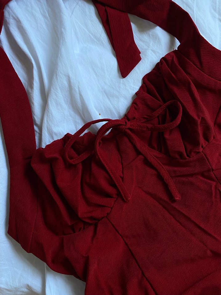 Kırmızı elbise - Görsel 2