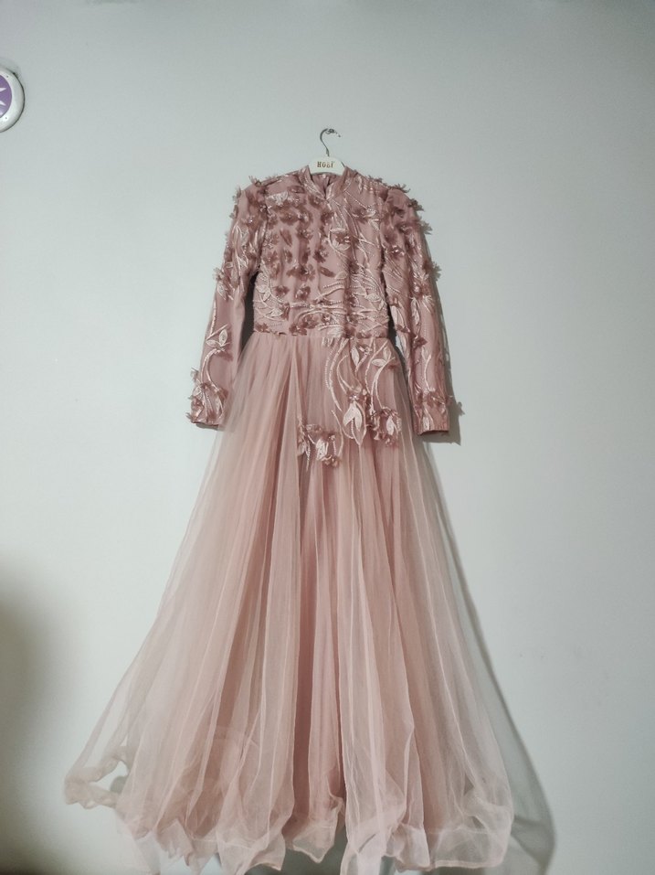 Uzun Kollu İşlemeli Pembe Abiye Elbise - Görsel 2