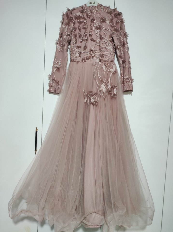 Uzun Kollu İşlemeli Pembe Abiye Elbise - Görsel 5