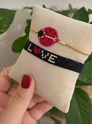 Love yazılı sevgililer günü bileklik