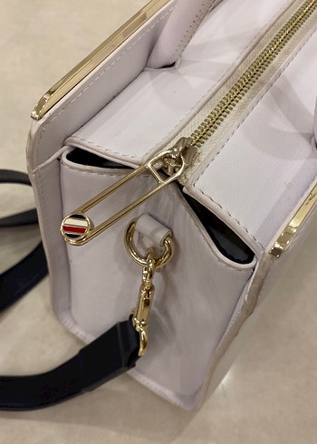  Beden Tommy Hilfiger Beyaz Deri Kadın İş Çantası