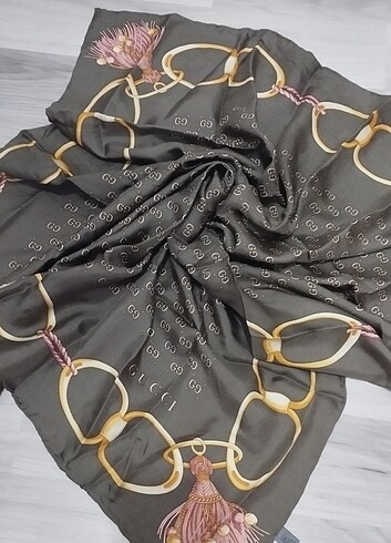 Gucci eşarp