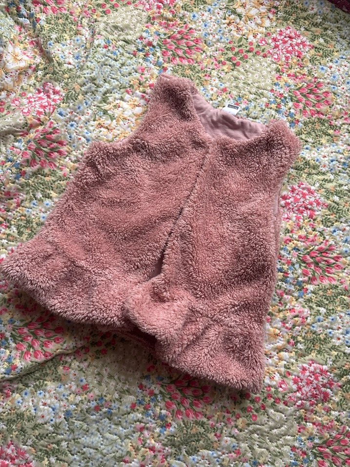 Pembe Peluş Kız Yeleği V Yakalı - Görsel 2