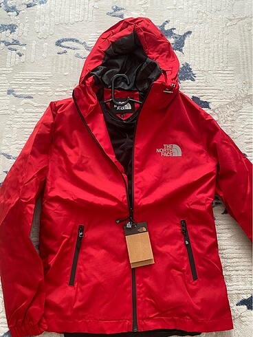 The north face yağmurluk ceket