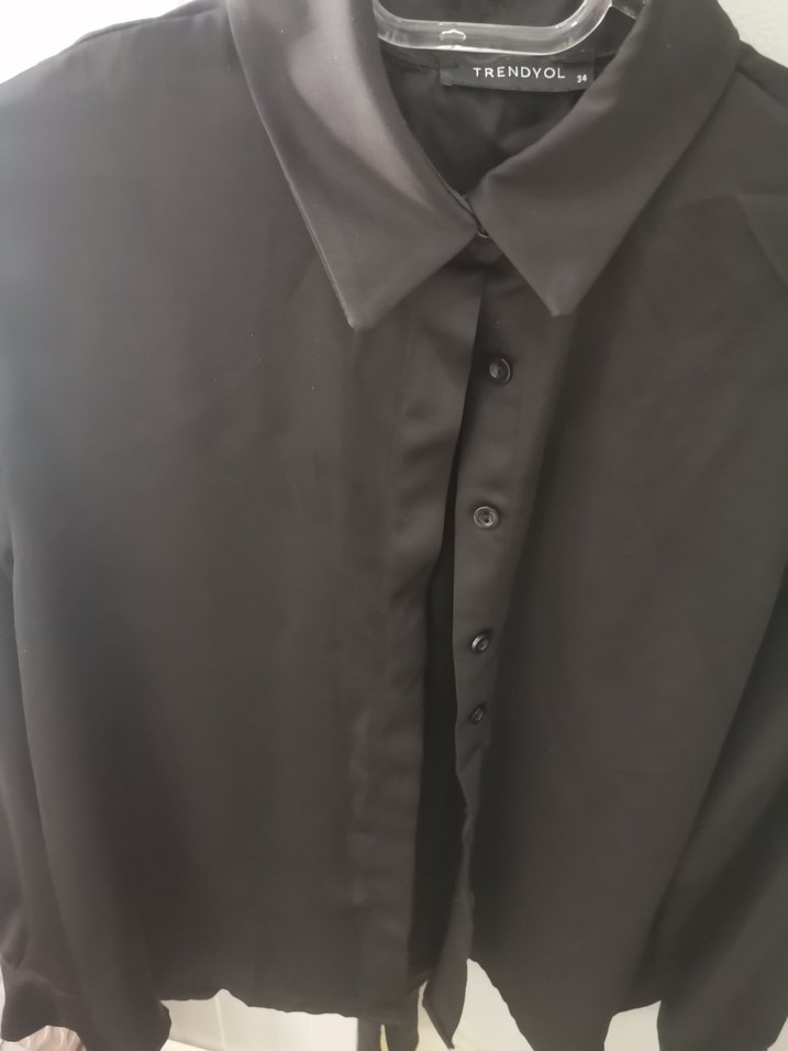 Siyah Düğmeli Saten Kadın Gömlek - Görsel 3
