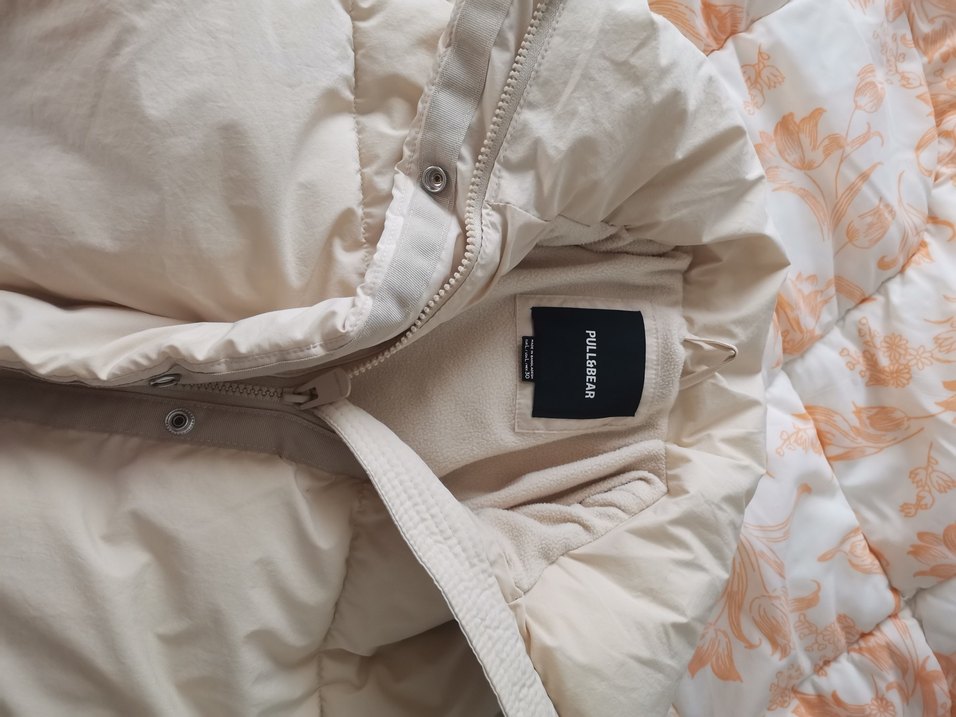 Beyaz Fermuarlı Kadın Kolsuz Kış Montu - Görsel 2