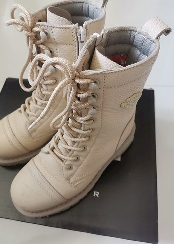 Bej Deri Bağcıklı Harley Kadın Bot - Görsel 3