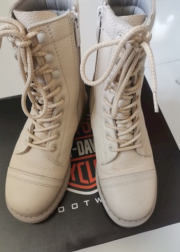 Bej Deri Bağcıklı Harley Kadın Bot - Görsel 4