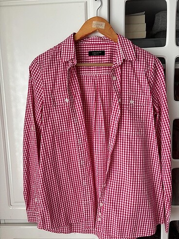 Pembe kareli gömlek