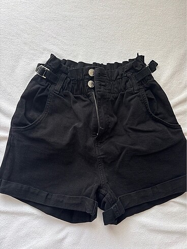 Bershka siyah şort