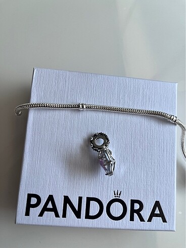 Beden Pandora charm