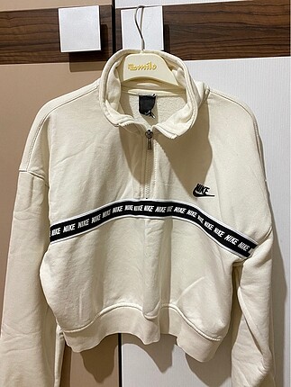 Nike sweatshirt